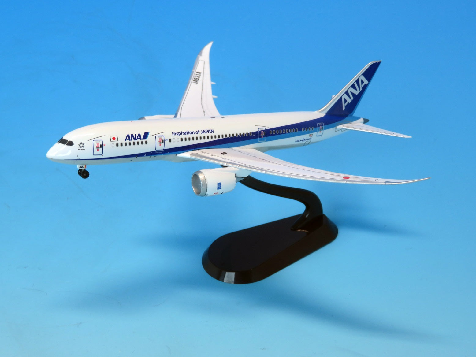 全日空商事 【予約商品】787-8 ANA全日空 ANA塗装 完成品 ※WiFiレドーム・ギア付 JA822A 1/400 (NH20231107) [