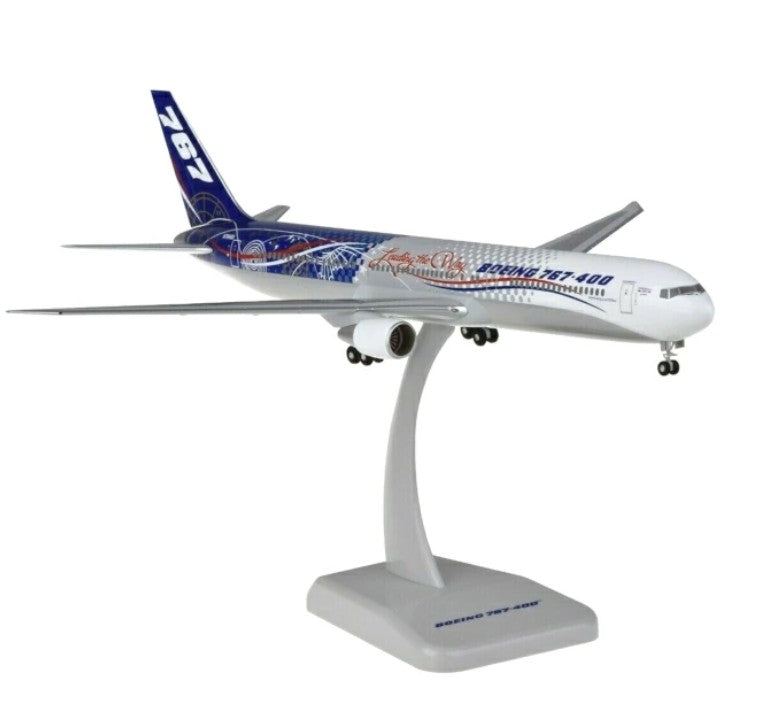 楽天コレクション キャンバスボード 朝日奈＆大神 グッと大人になった「桜井日奈子2024カレンダーブック」の表紙画像を