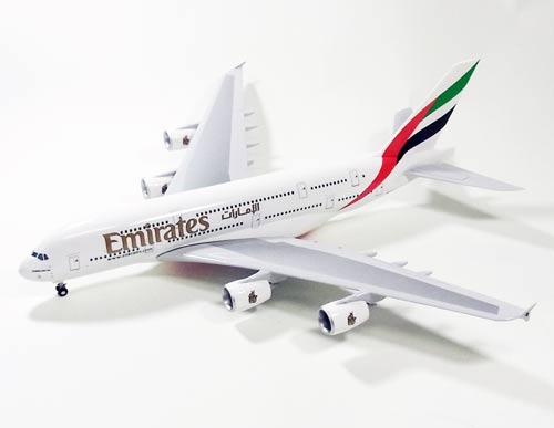 A380-800 エミレーツ航空 A6-EEK 1/200 ※プラ製 [27189]