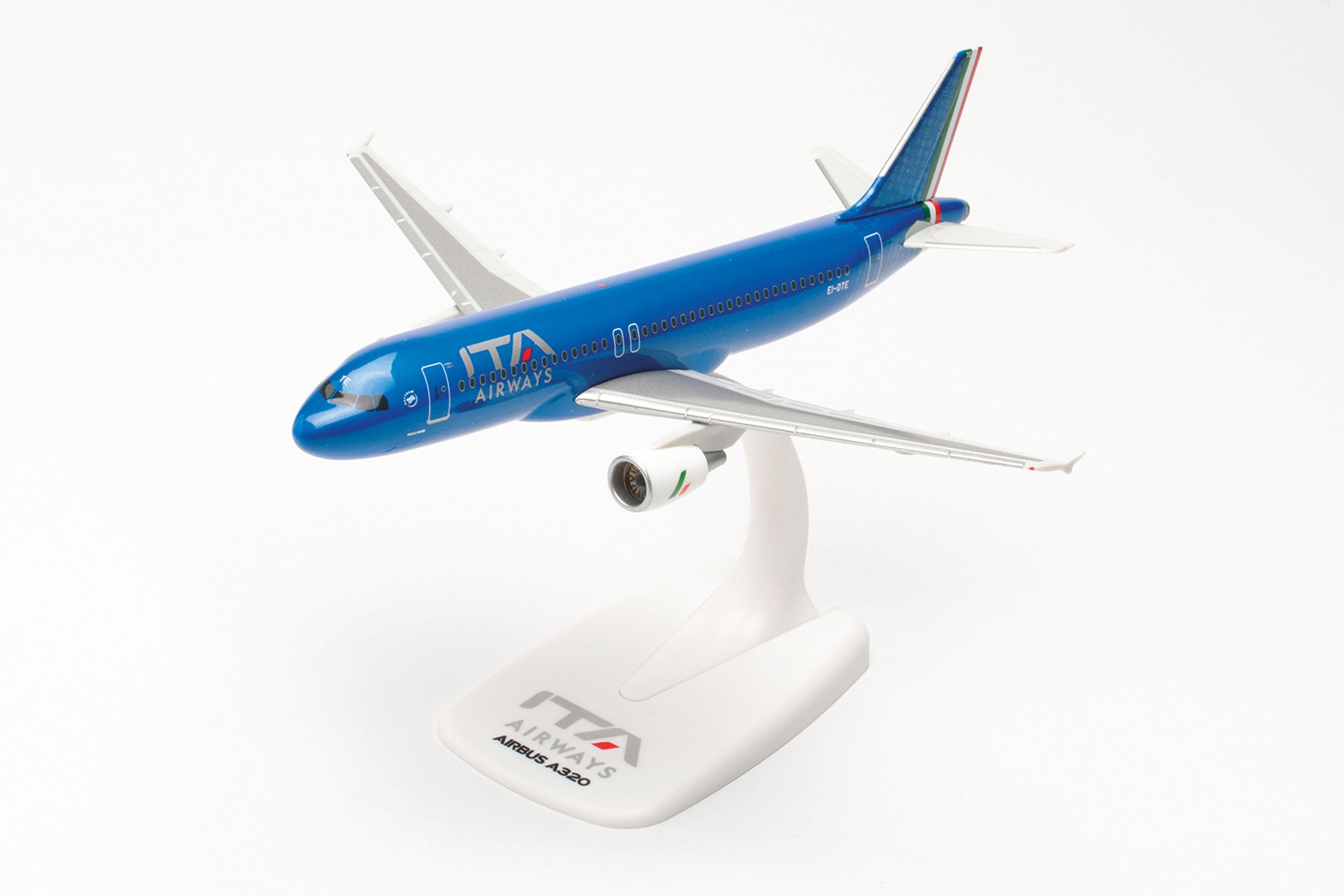 Herpa Wings A320 ITA Airways (Snap-in model, stand version, no