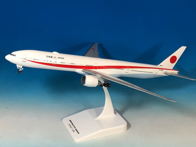 777-300ER 航空自衛隊 日本国政府専用機 2号機 #80-1112 WiFiアンテナ付／プラ製スタンド付属 1/200 ※プラ製 [80-1112]