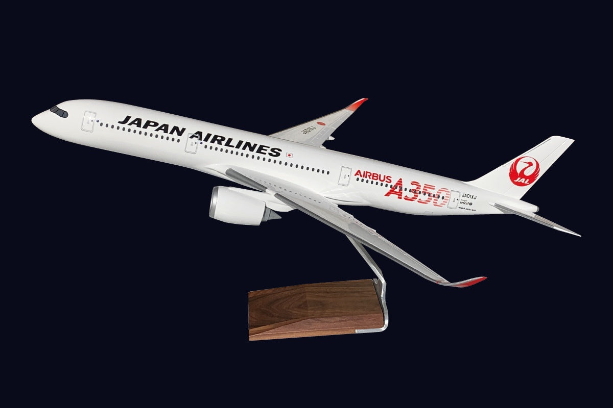 A350-900 JAL 日本航空 1号機(赤色A350ロゴ) JA01XJ (ギアなし/木製スタンド付属) 1/100 ※樹脂製 [BJE3042]