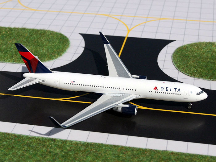 Gemini 200 Boeing 767-300ER デルタ航空 噂によると、デルタ航空の767