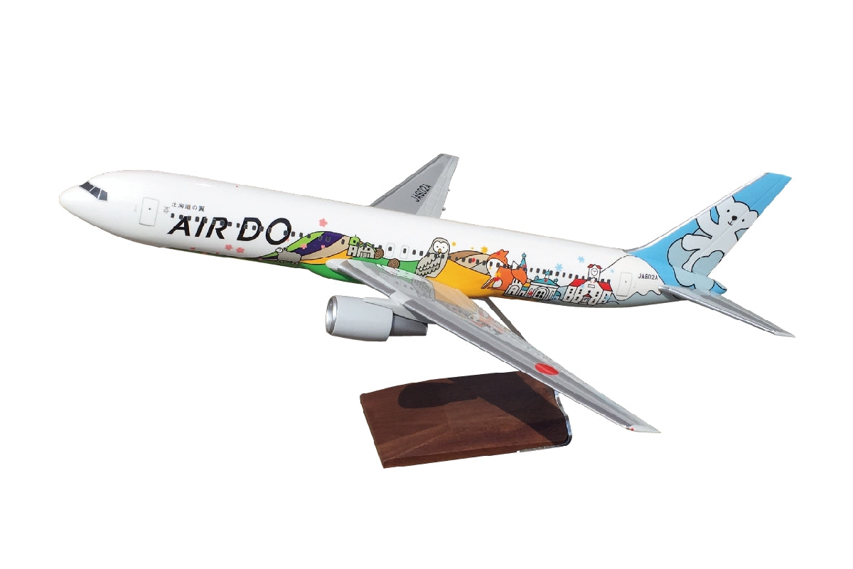 767-300 エア・ドゥ 特別塗装 「ベア・ドゥ北海道JET」（ギアなし・スタンド専用） JA602A 1/100 ※樹脂製 [HD10001]