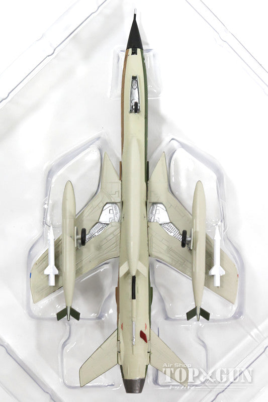 F-105Dサンダーチーフ アメリカ空軍 第18戦術戦闘航空団 第12戦術戦闘飛行隊 71年頃 嘉手納基地 ZA/#62-4372 1/144 [T-AV440025]