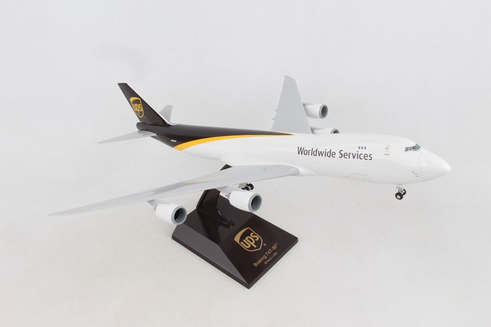 747-8F(貨物機) UPS N606UP (ギア/スタンド付属) 1/200 ※プラ製 [SKR979]