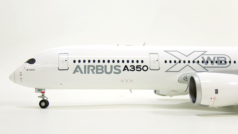 A350-900 エアバス社 ハウスカラー 「Around the World」  F-WWYB 1/200 ※スタンド付属 [XX2934]