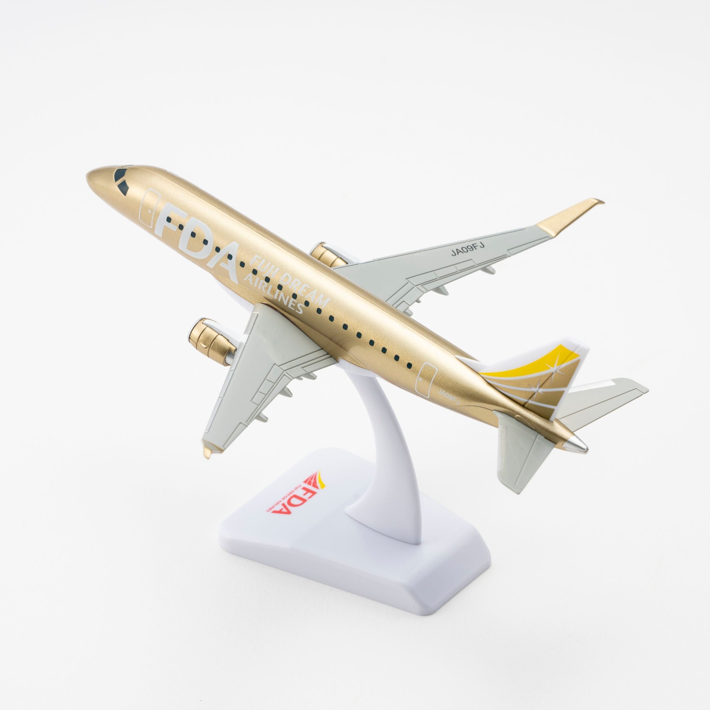 エンブラエル175 FDA フジドリームエアライン スナップモデル ( ゴールド / 9号機 ) JA09F 1/200 [5500009]