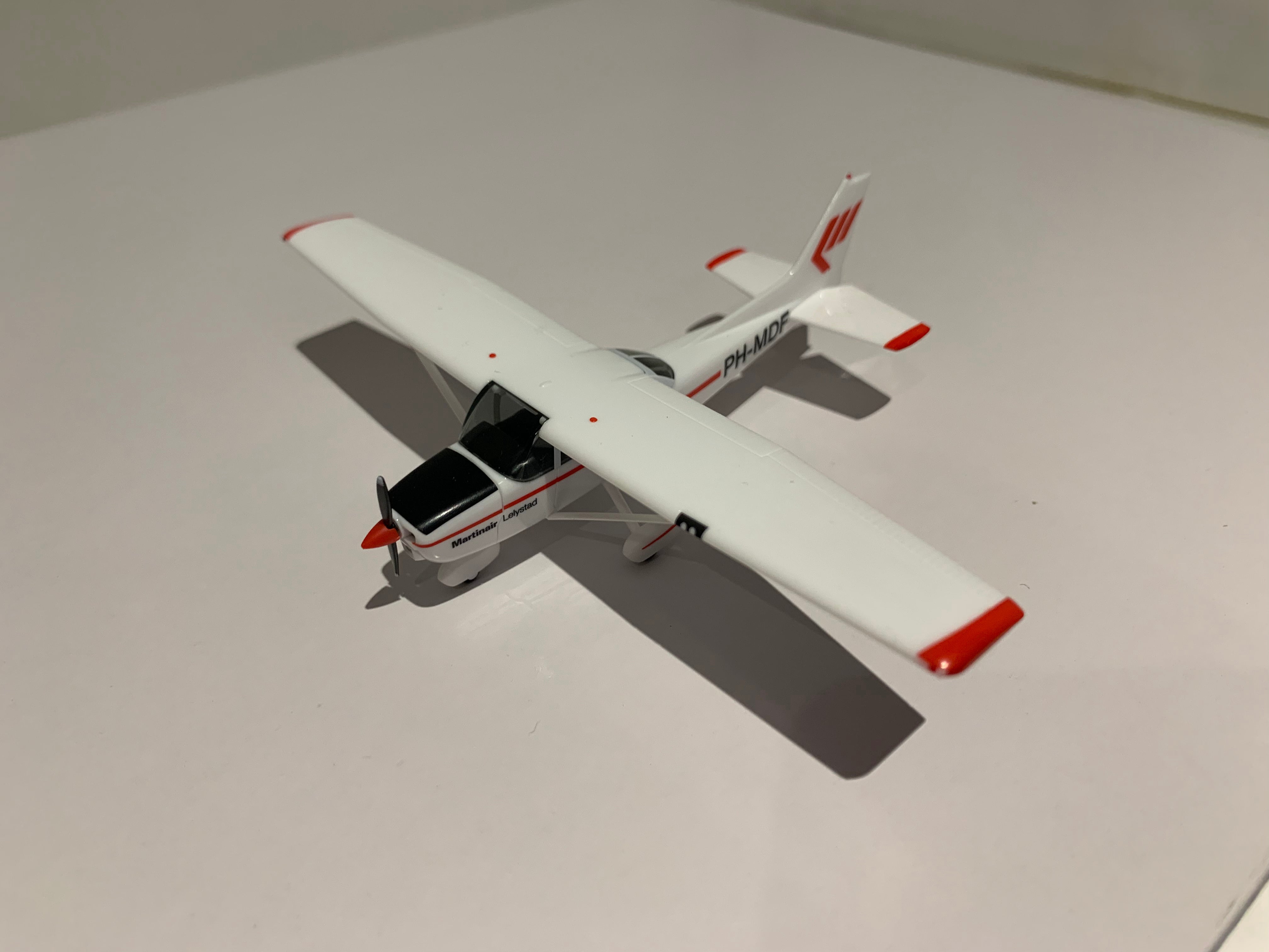 Martinair Holland 航空機モデル 4機セット 1/600 Herpa Wings セスナ172 Martinair Flight Academy PH-MDF 1/87[019477]