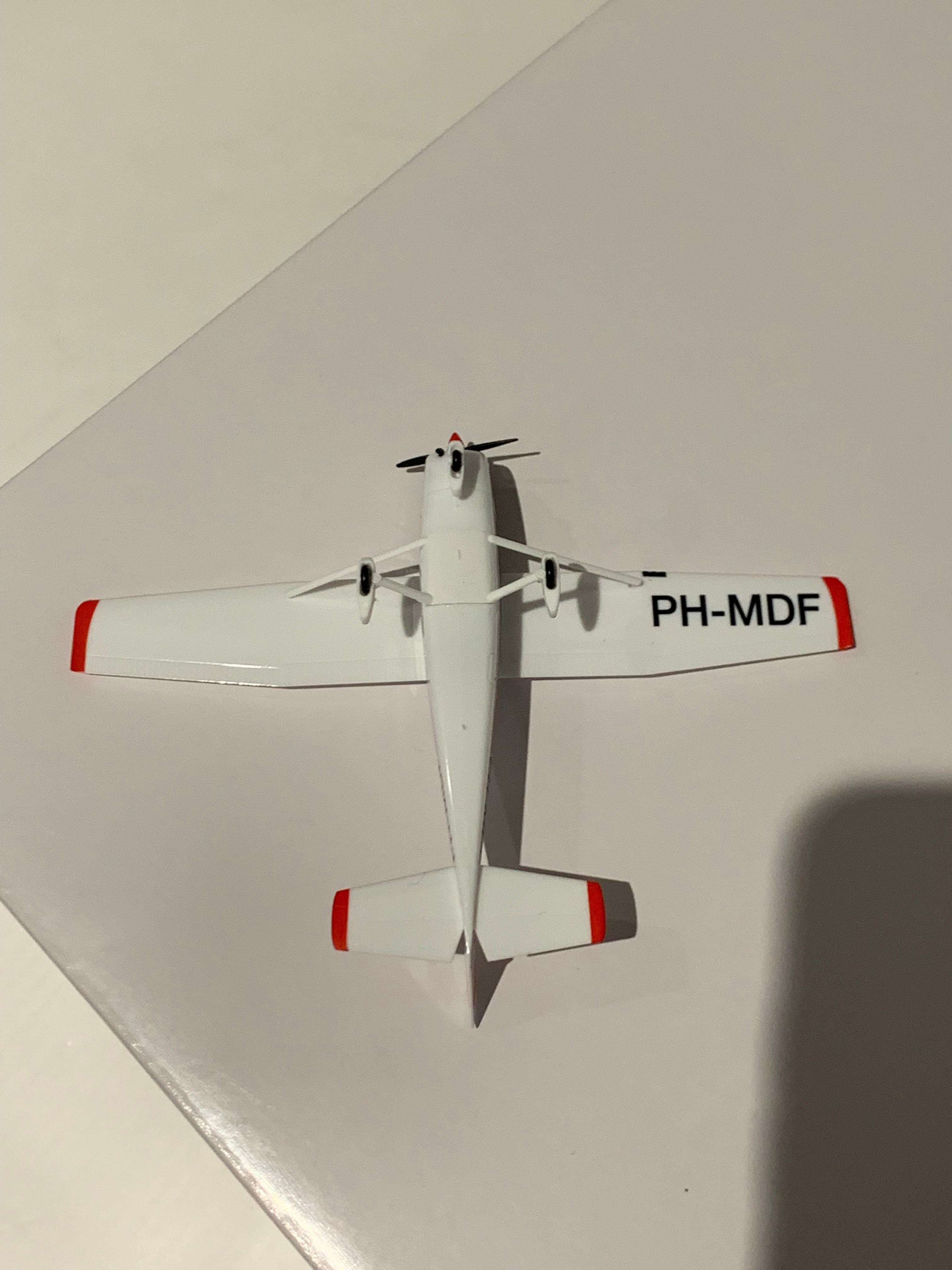 Herpa Wings セスナ172 Martinair Flight Academy PH-MDF 1/87[019477]
