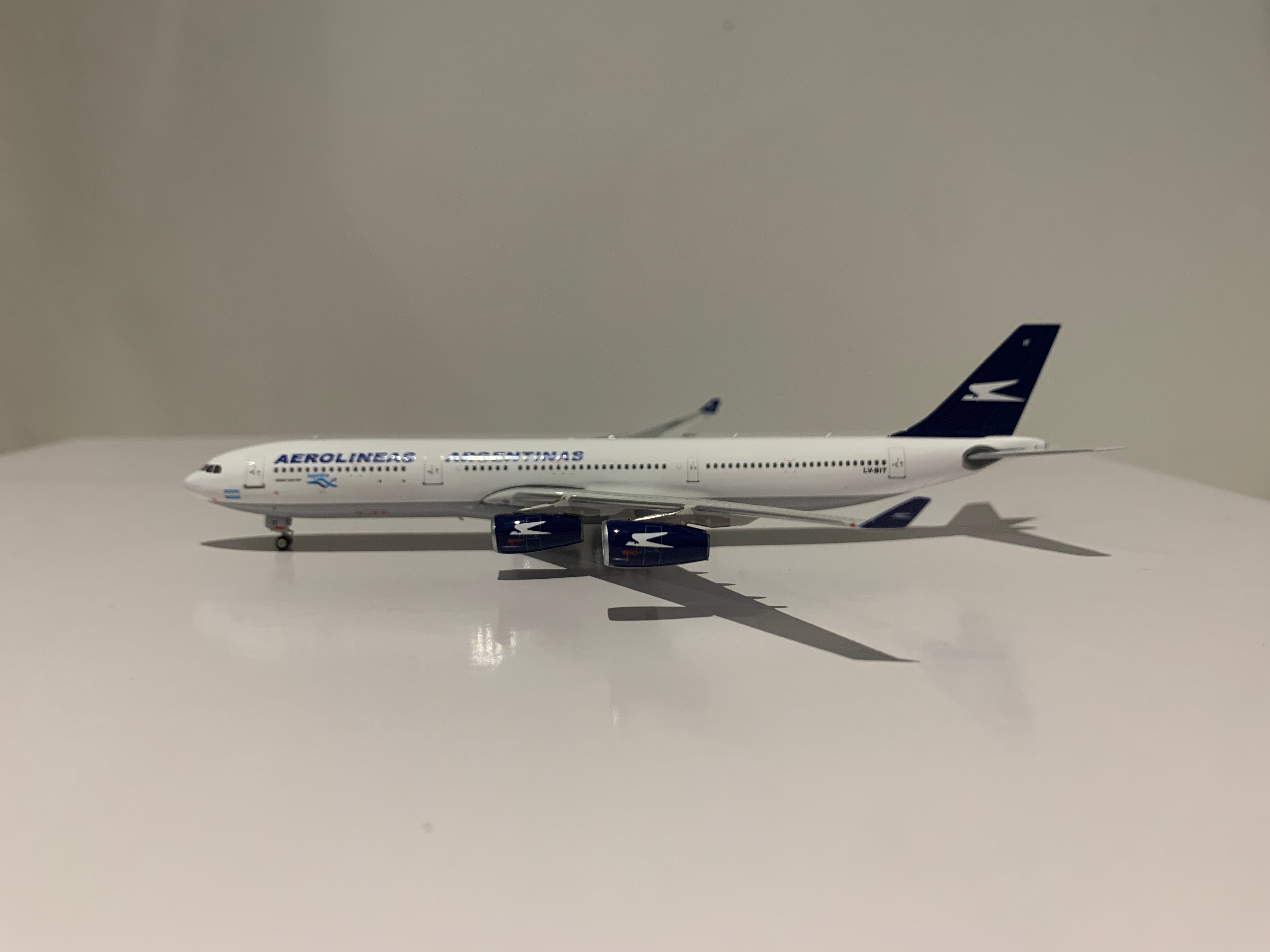 A340-300 Aerolineas Argentinas LV-BIT 1/400[11895] 