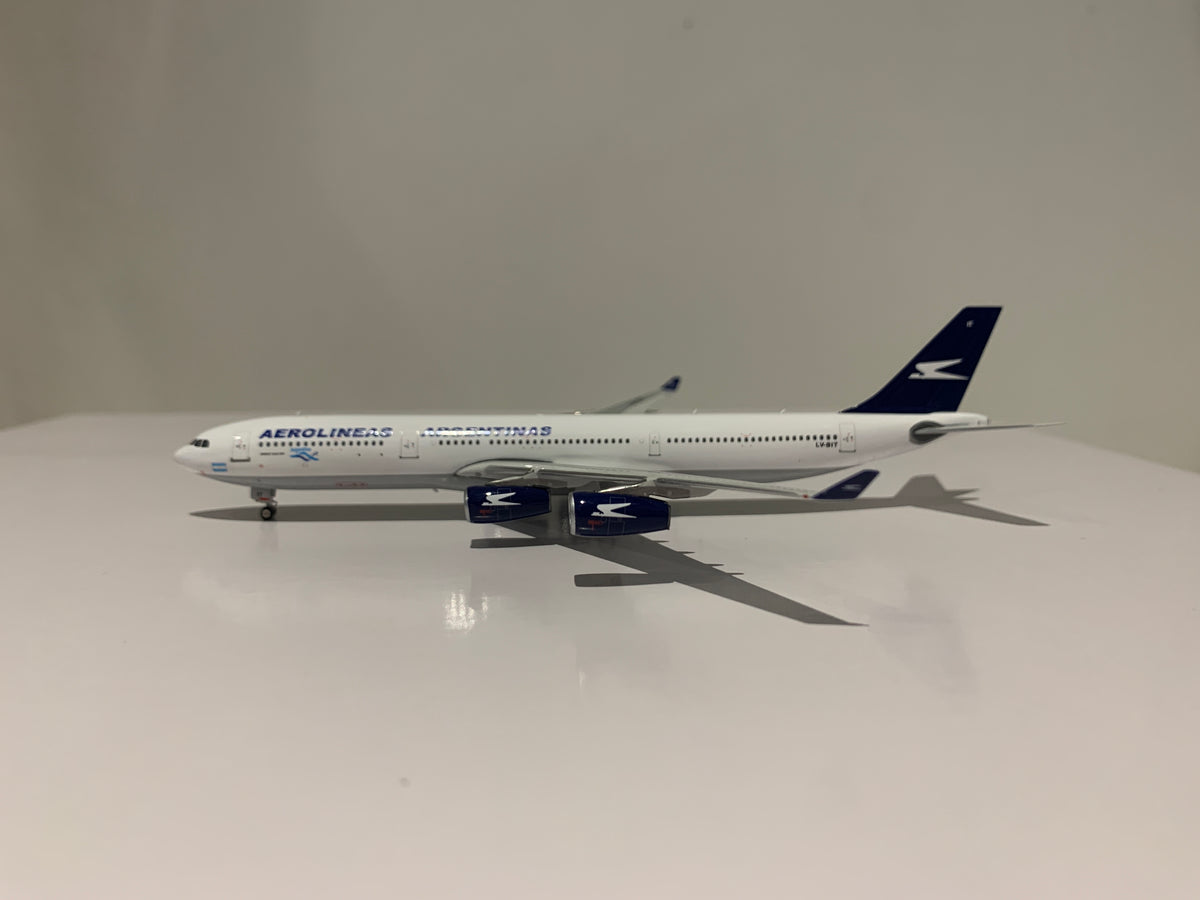 A340-300 アルゼンチン航空 LV-BIT 1/400[11895]