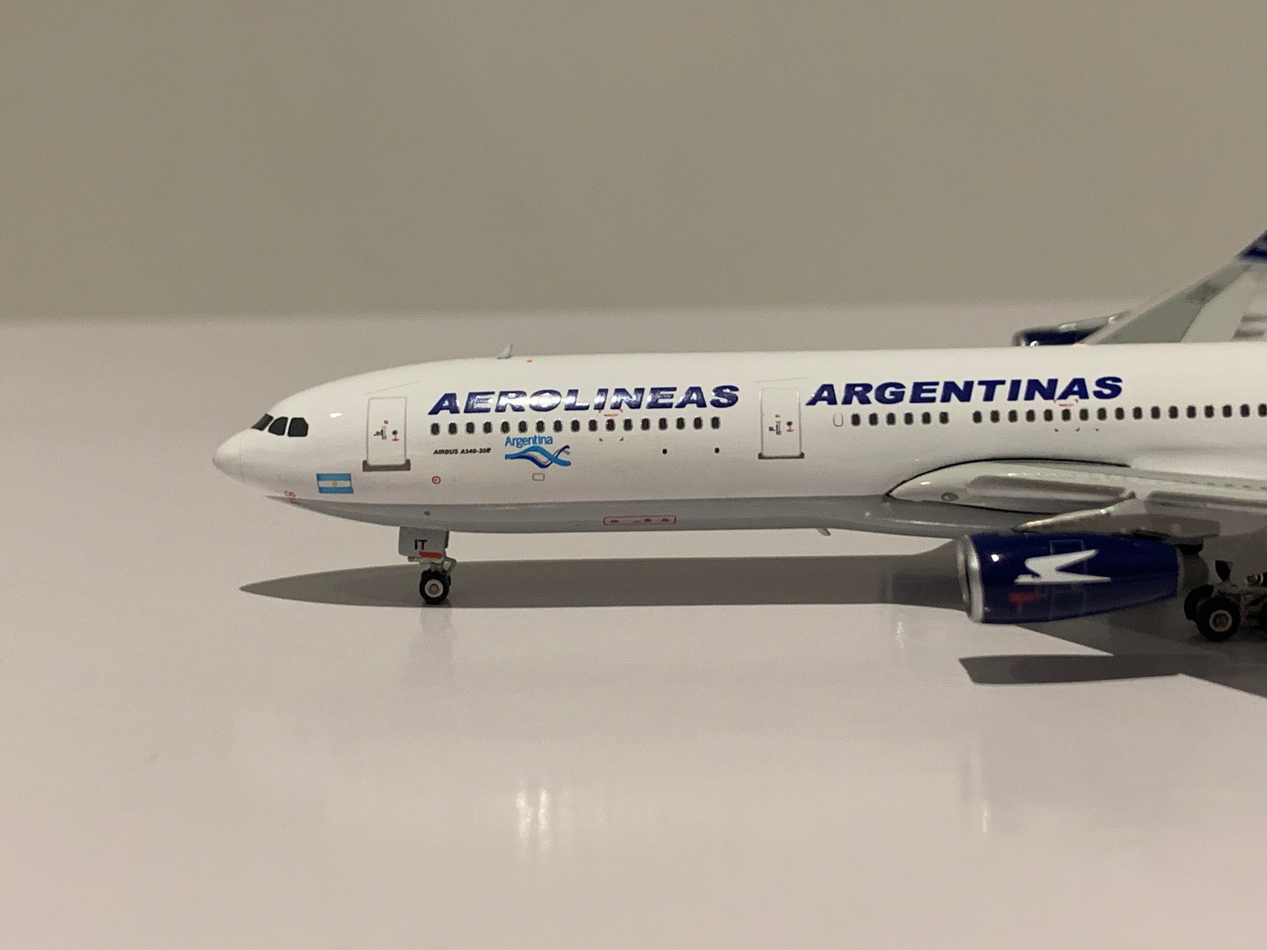 A340-300 Aerolineas Argentinas LV-BIT 1/400[11895] 