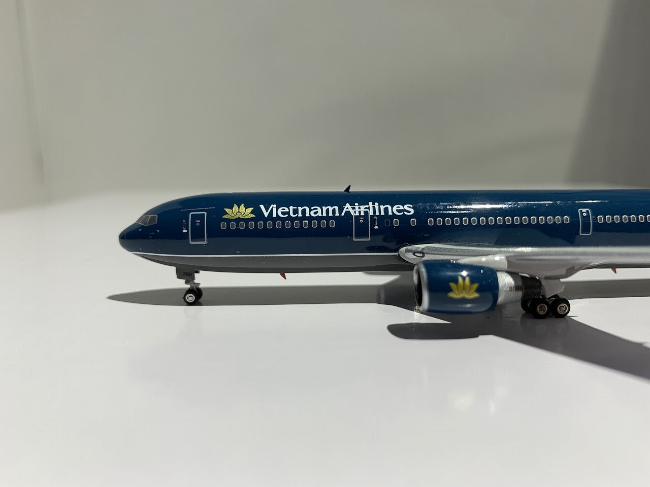 767-300ER Vietnam Airlines VN-A766 1/400 [11900] 