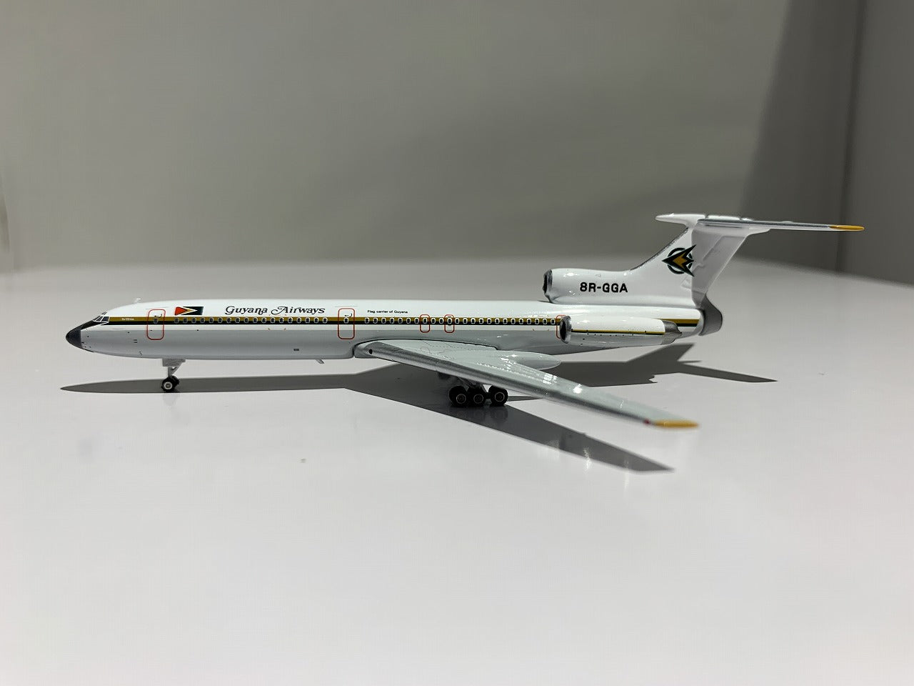 TU-154M Guyana Airlines 8R-GGA 1/400 [11905] 