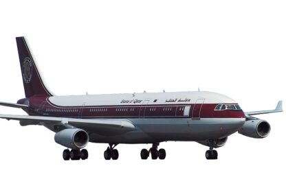 [Pre-order item] A340-200 Qatar Amiri Flight A7-HHK 1/400 (PH20241018) [11954] 