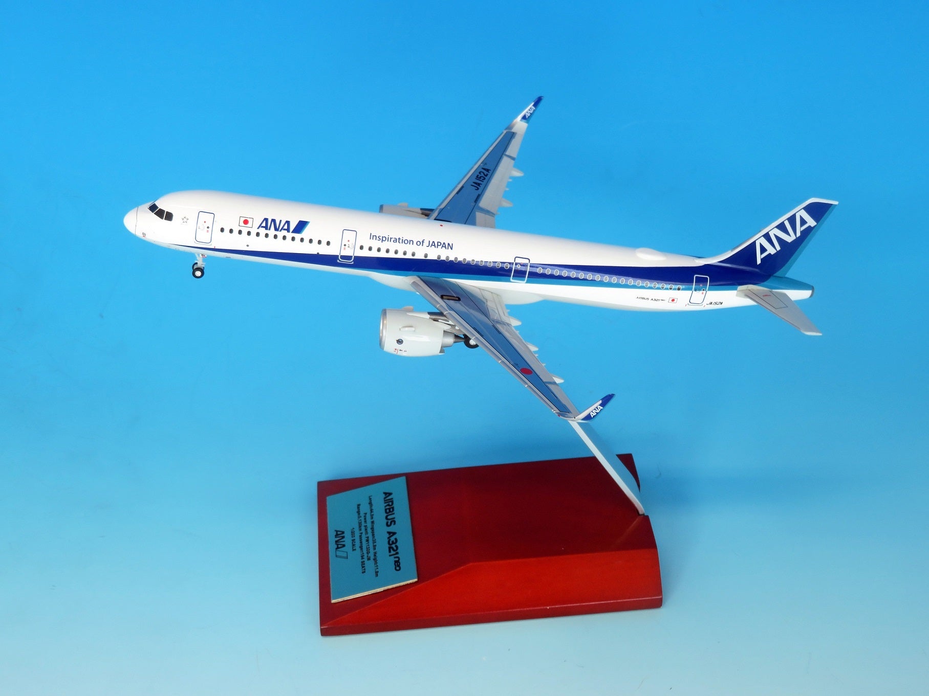 [Pre-order item] A321neo ANA All Nippon Airways Completed Model *With WiFi radome and gear JA152A 1/200 (NH20231107) [NH20190] 