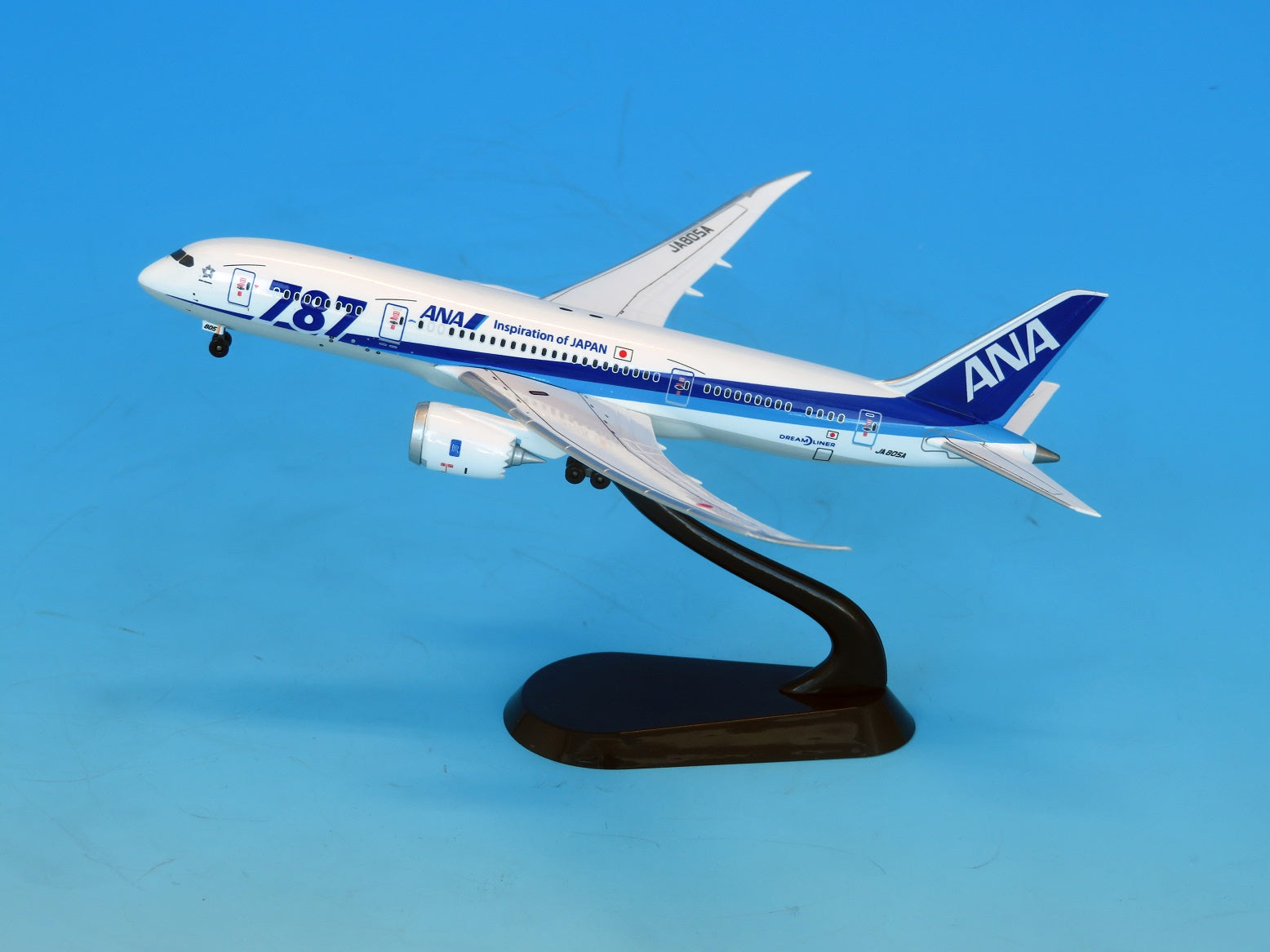 全日空商事1/200  B787-8  787ロゴ 全日空商事 B787-8 ANA 全日空 787ロゴ 完成品 ※WiFiレドーム・ギア付