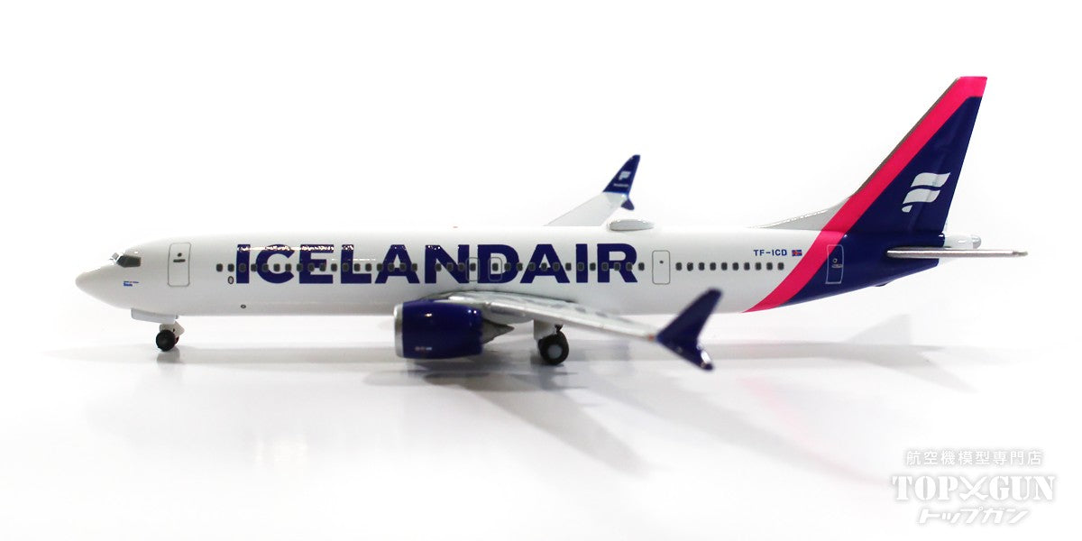 737 Max 9 Icelandair Baula magenta tail stripe TF-ICD 1/500 [537476] 