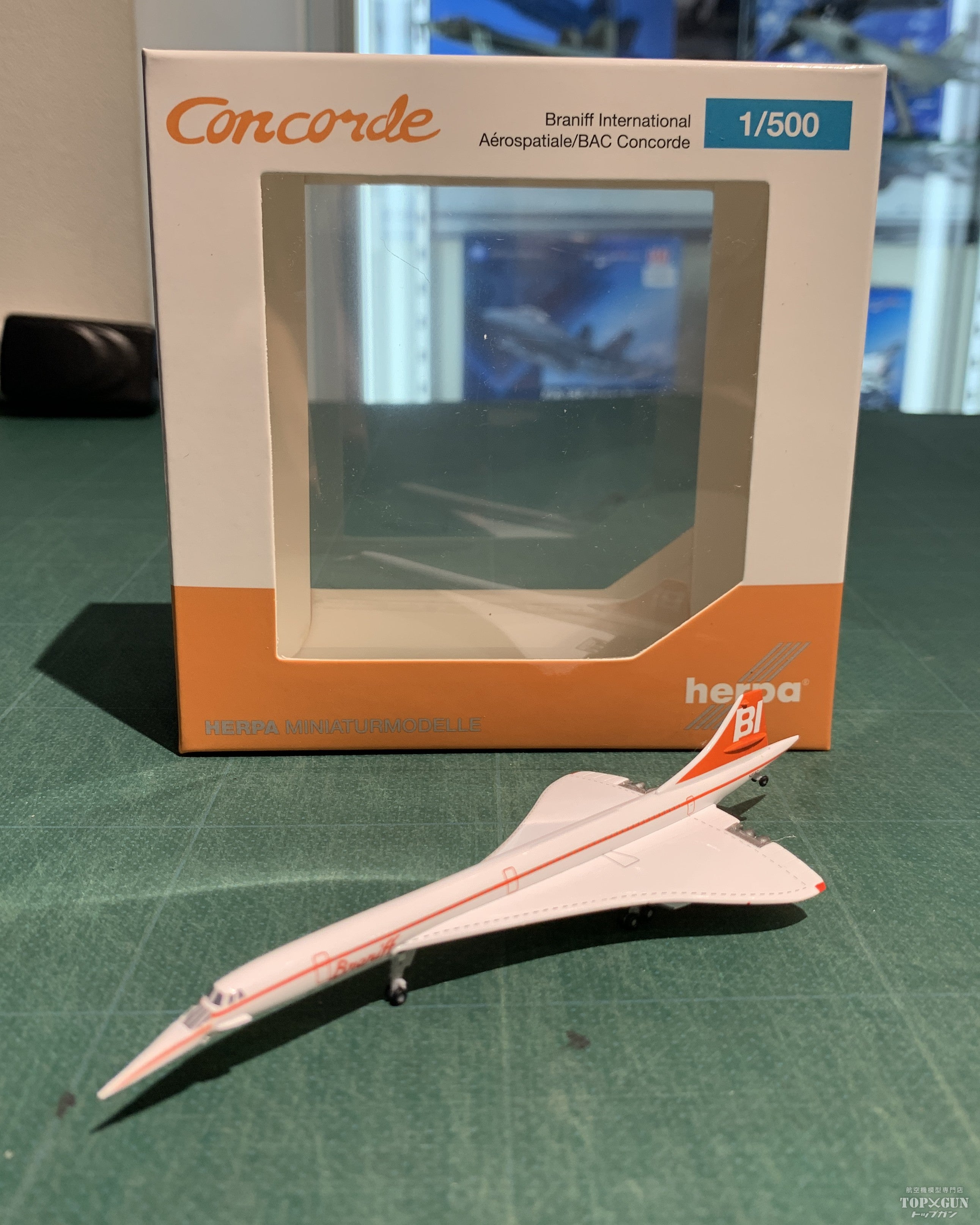 Concorde Braniff Airlines N81AC 1/500 [537575] 