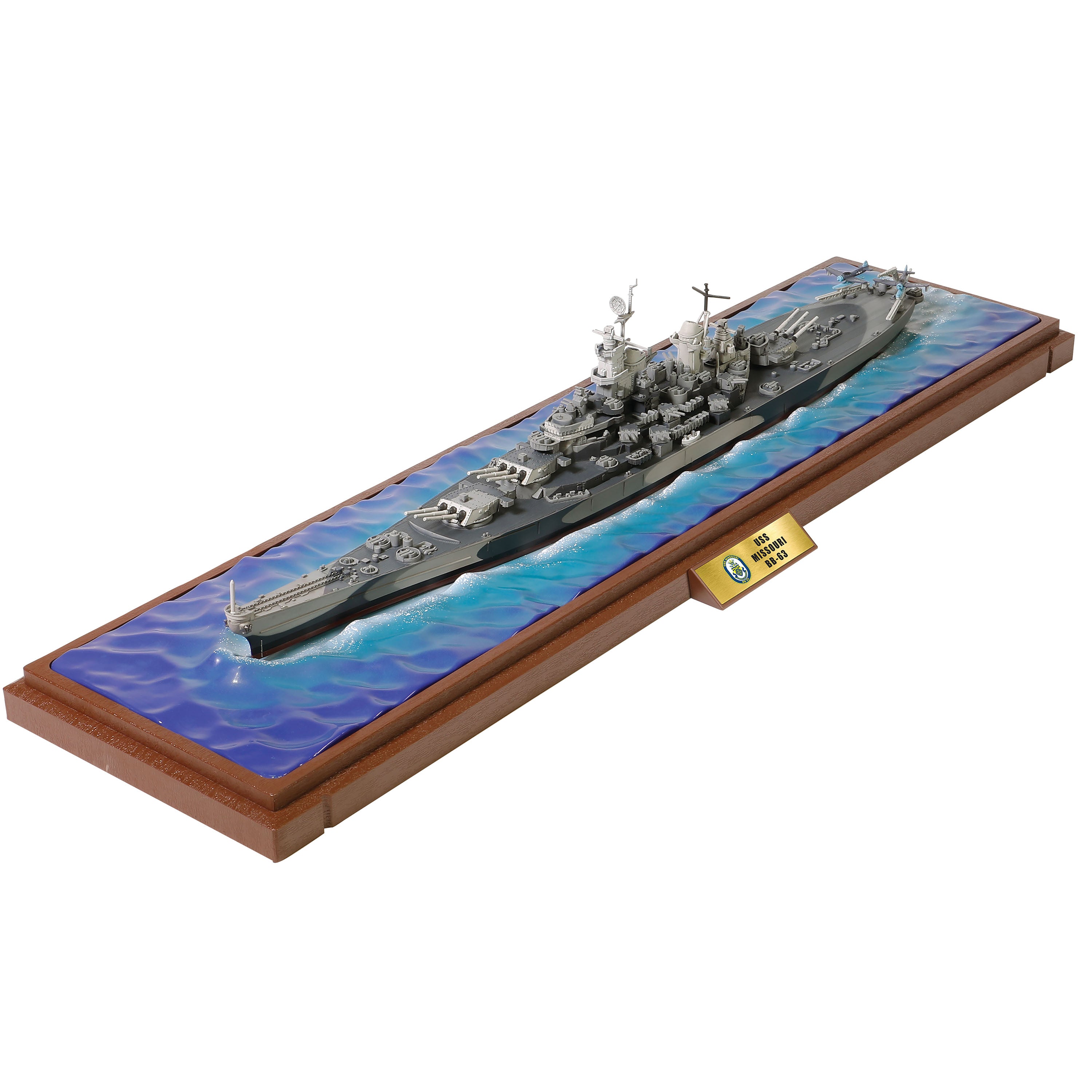 アメリカ海軍 戦艦 ミズーリ 喫水線仕様 雲形迷彩 1/700 [55716]