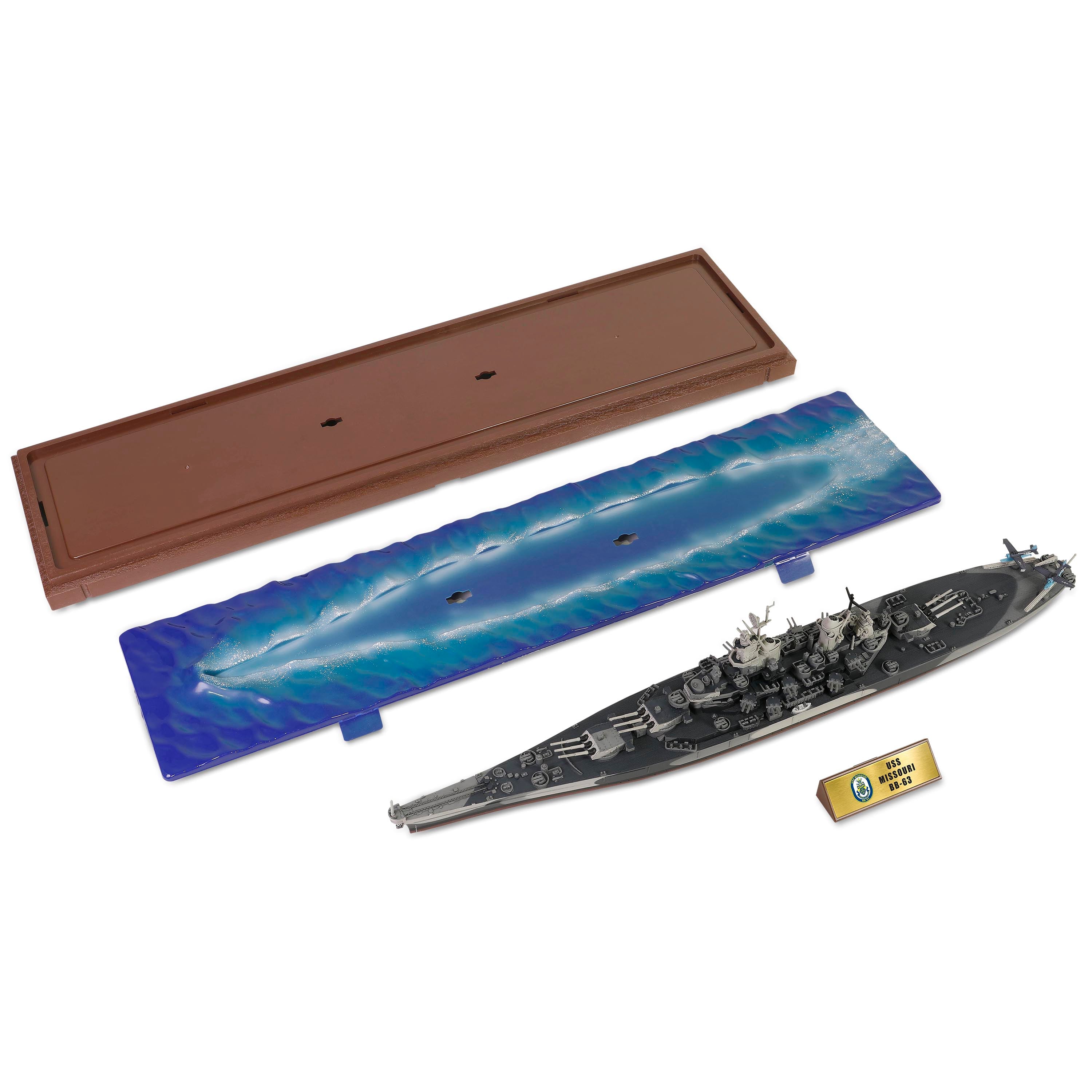 アメリカ海軍 戦艦 ミズーリ 喫水線仕様 雲形迷彩 1/700 [55716]
