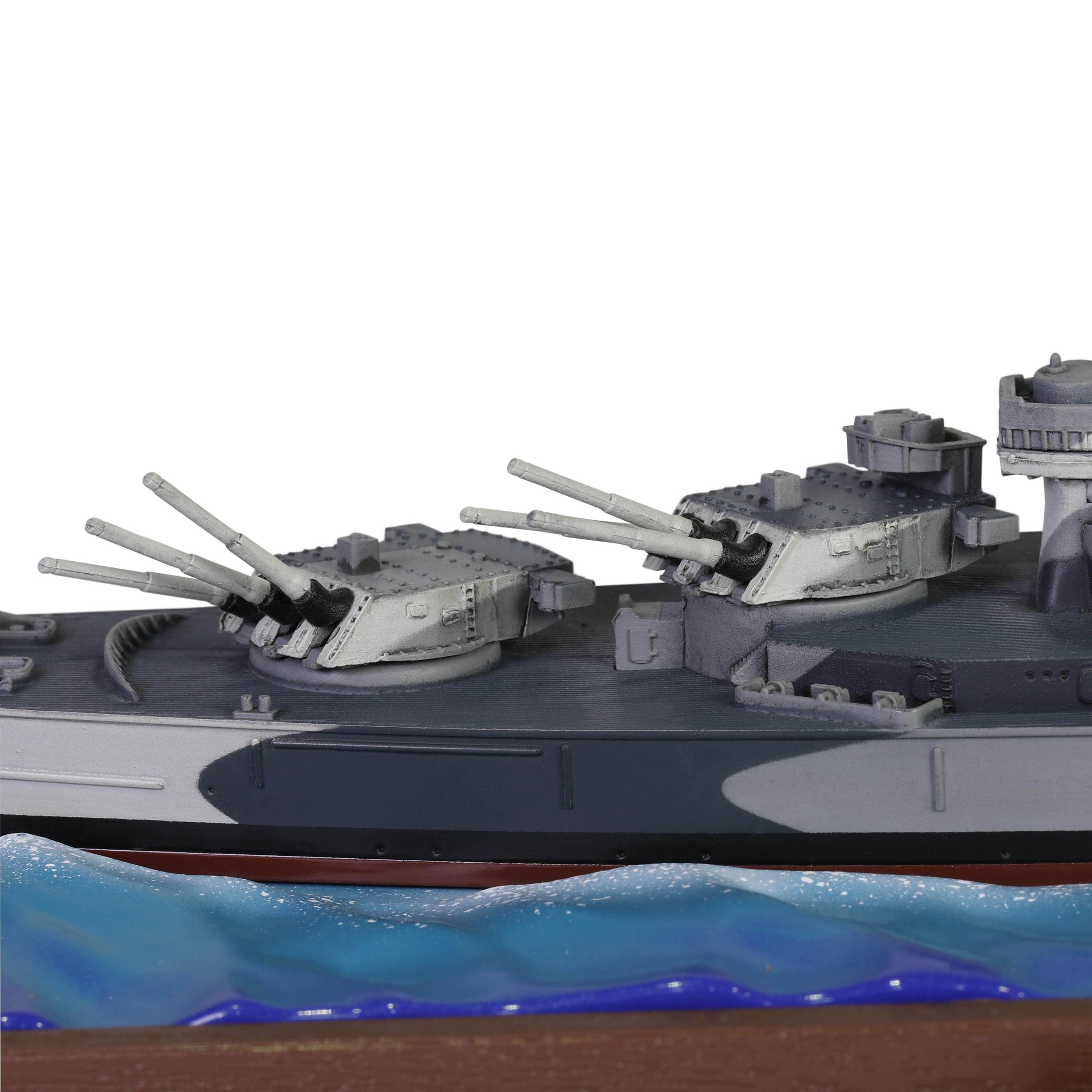 アメリカ海軍 戦艦 ミズーリ 喫水線仕様 雲形迷彩 1/700 [55716]