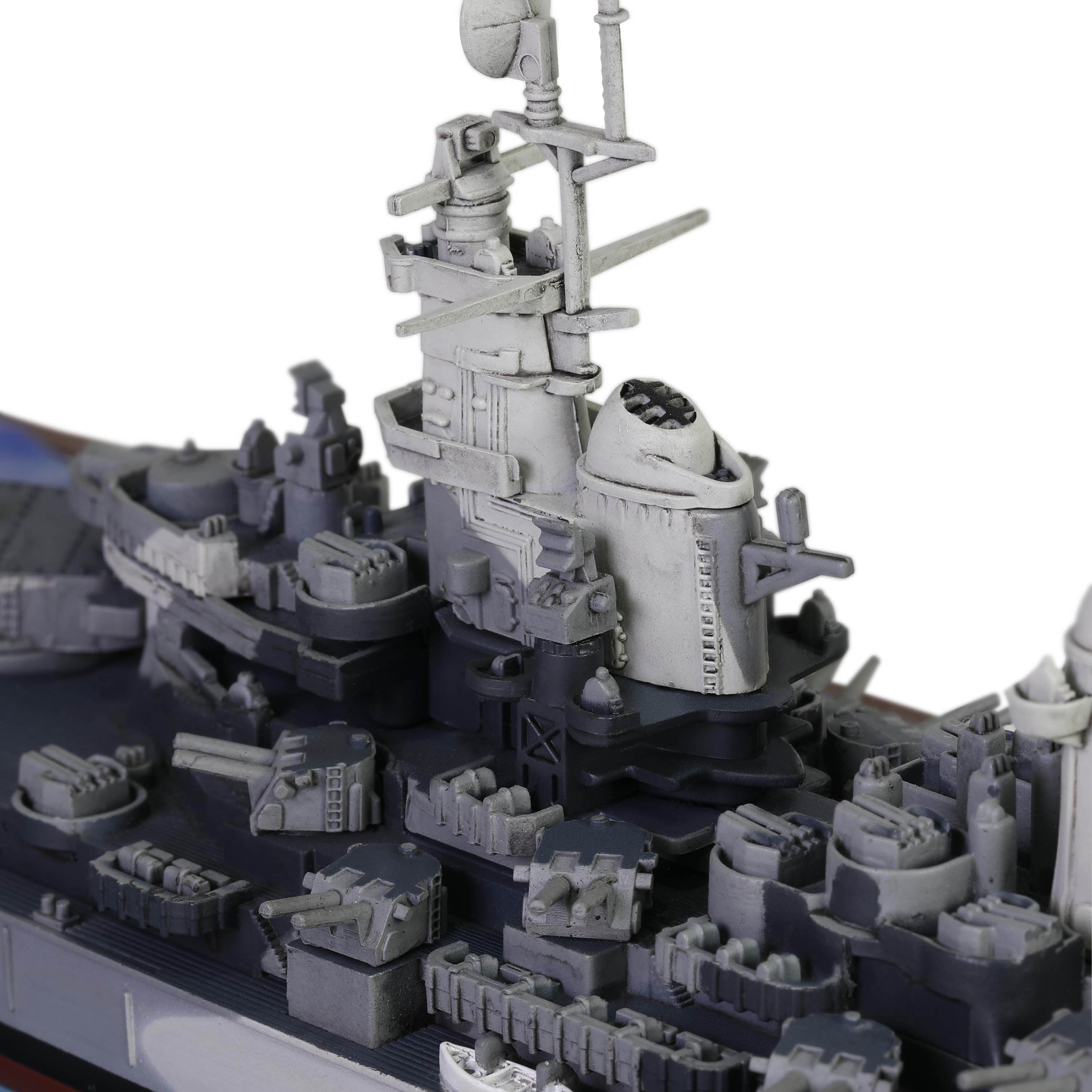 アメリカ海軍 戦艦 ミズーリ 喫水線仕様 雲形迷彩 1/700 [55716]