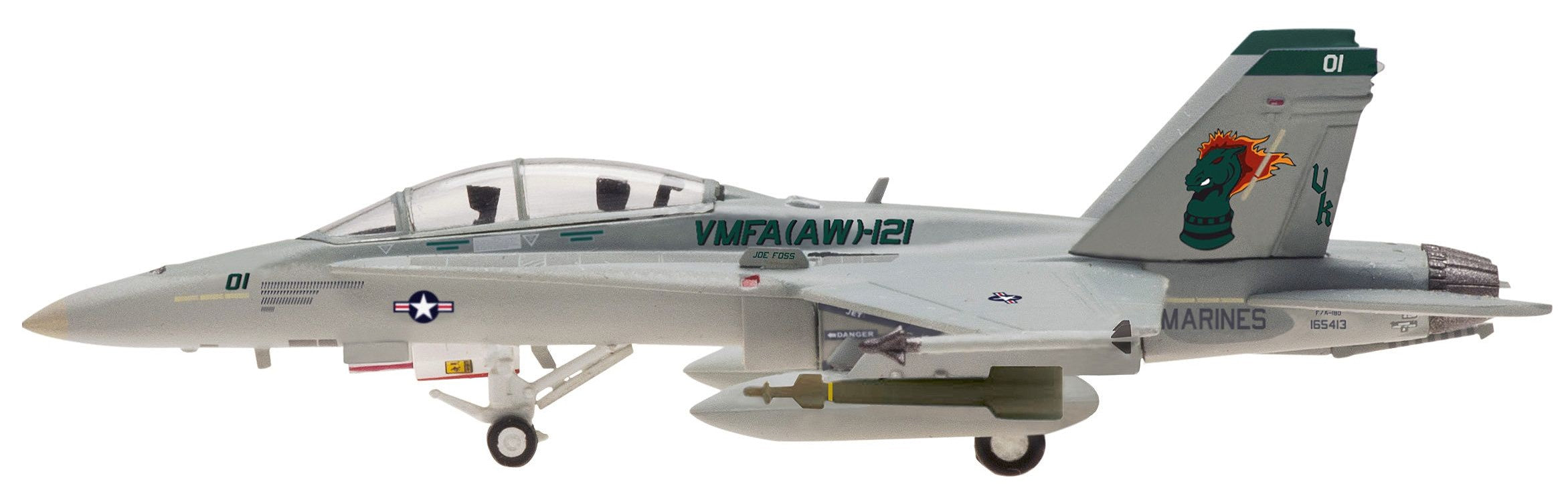 F/A-18D（複座型） ホーネット アメリカ海兵隊 第121海兵戦闘攻撃飛行隊「グリーンナイツ」 飛行隊長機 09年 VK01 1/200 (MS20250714) [5620]