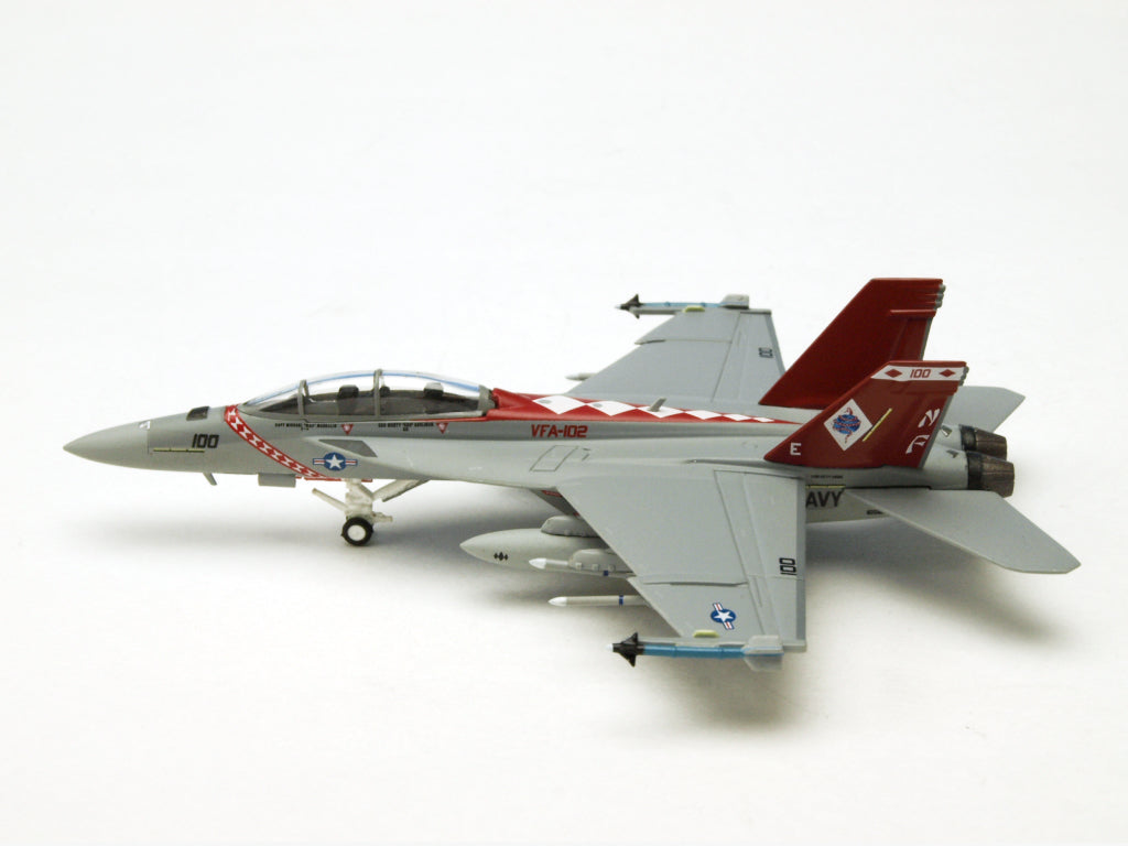 F/A-18F（複座型）アメリカ海軍 第102戦闘攻撃飛行隊「ダイヤモンドバックス」 航空団司令機 08年 NF100 1/200 (MS20250714) [6122]