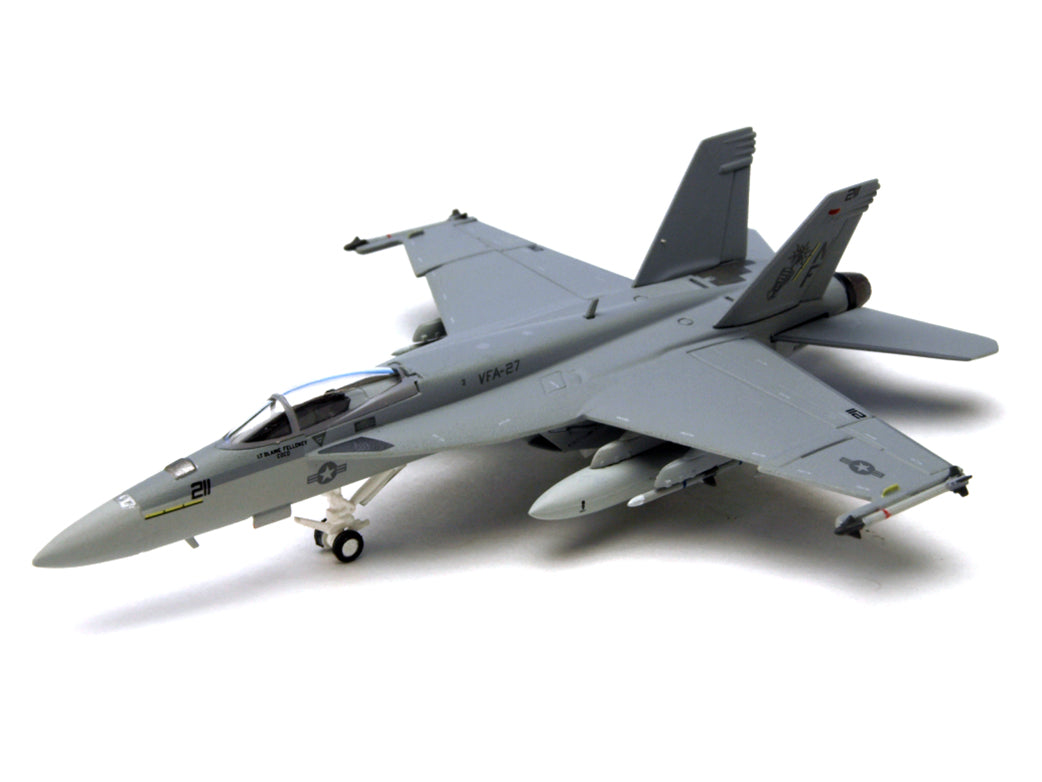 F/A-18E アメリカ海軍 第27戦闘攻撃飛行隊 「ロイヤルメイセス」 厚木基地 08年 ※ロービジ塗装 NF211 1/200 (MS20250714) [6221]