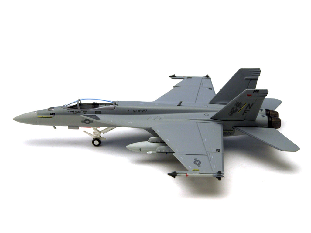 F/A-18E アメリカ海軍 第27戦闘攻撃飛行隊 「ロイヤルメイセス」 厚木基地 08年 ※ロービジ塗装 NF211 1/200 (MS20250714) [6221]