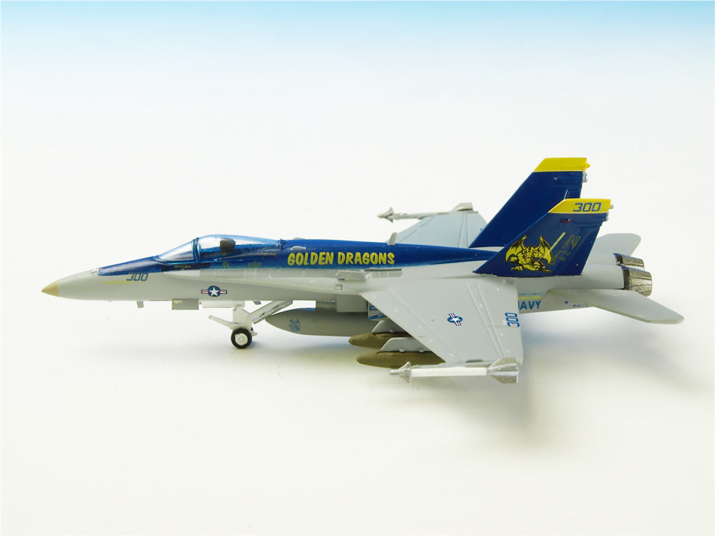 F/A-18Cホーネット アメリカ海軍 第192戦闘攻撃飛行隊 「ゴールデンドラゴンズ」 航空団司令（CAG）機 NF300 1/200 (MS20250811) [7150]