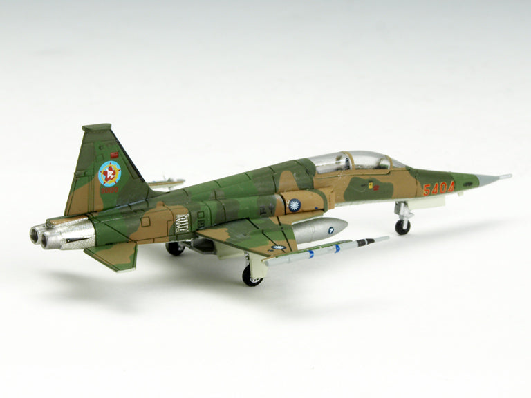 F-5F（複座型） 中華民国空軍（台湾空軍） 第737戦術戦闘機聯隊　迷彩塗装 1/200 (MS20250811) [7969]