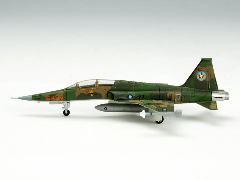 F-5F（複座型） 中華民国空軍（台湾空軍） 第737戦術戦闘機聯隊　迷彩塗装 1/200 (MS20250811) [7969]