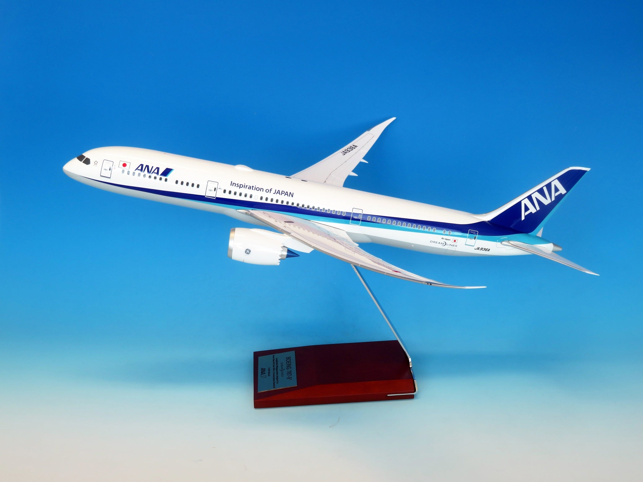 787-9 ANA All Nippon Airways GE engine logo with WiFi radome and wooden base plate JA936A 1/100 [NH00116] 