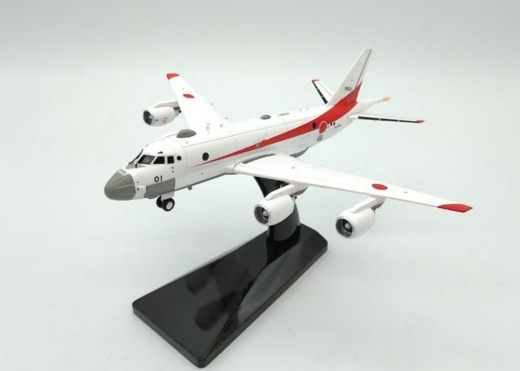 [Pre-order item] UP-1 Utility Aircraft Japan Maritime Self-Defense Force 1/200 (AVX20240510) [AV20018] 