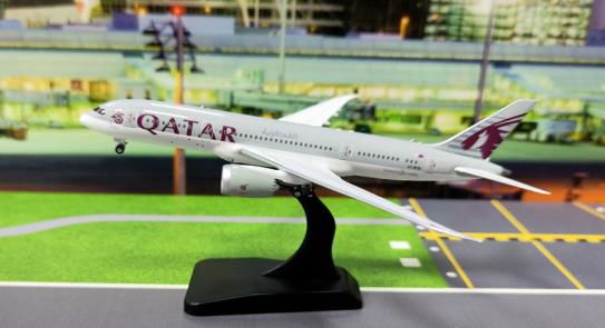 787-8 Qatar Airways 25 Years Of Excellence A7-BCB 1/400 [AV4261] 