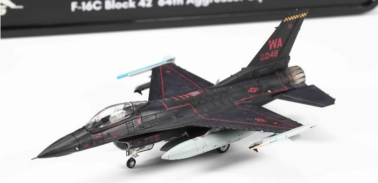 F-16C Block 42 US Air Force 64th Aggressor Squadron "Wraith" 89-2048 1/72 [CA721605] 