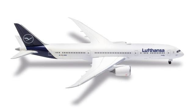 Amazon | herpa wings 1/500 747-8i ルフトハンザ航空 n/c D