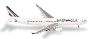 A330-200 Air France Valencay F-GZCM New Paint 1/200 *Plastic [572910] 