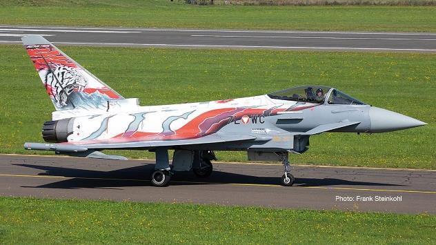 [Pre-order item] Austrian Air Force Eurofighter Typhoon "Austrian Tigers" 7L-WC 1/200 (HE20241109) [573436] 