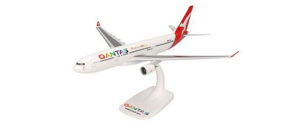 A330-200 Qantas Pride is in the Air Whitsundays VH-EBL (Assembly-type snap-in model, stand included, no landing gear) 1/200 [614061] 