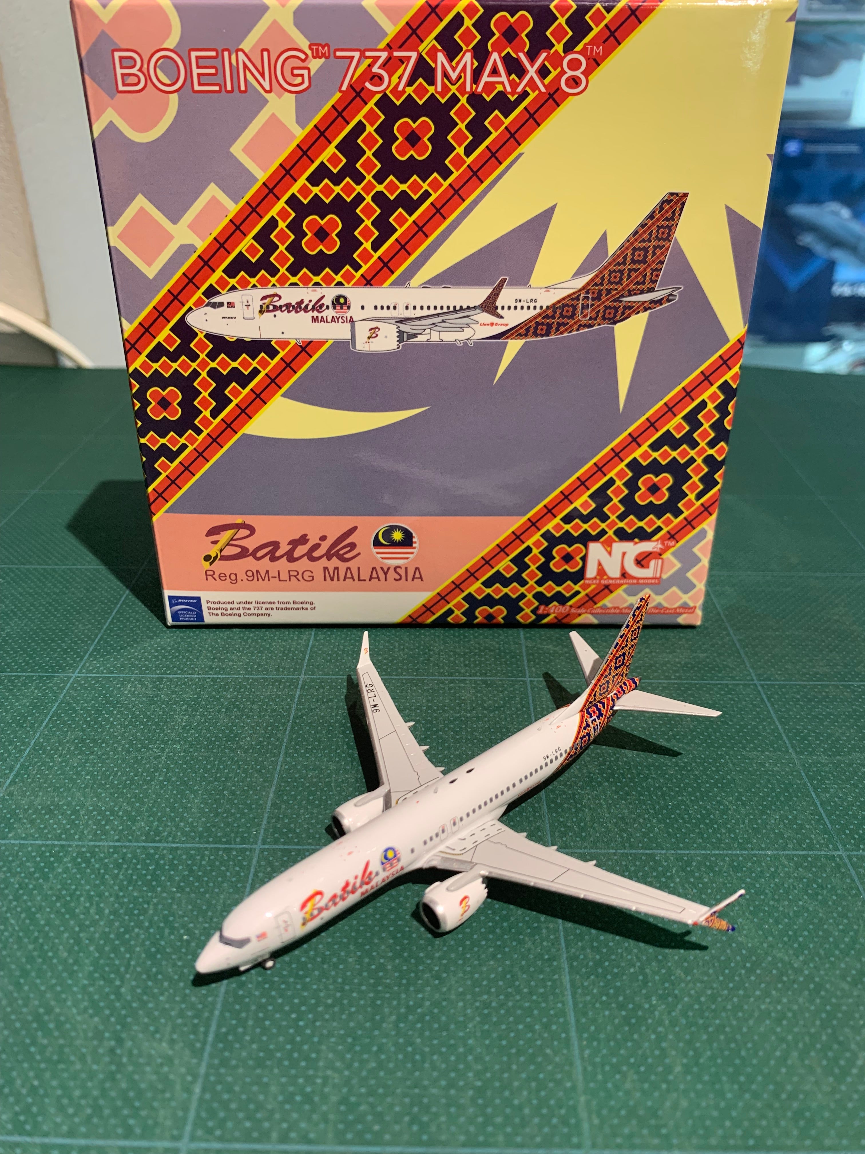 737 MAX8 Batik Air Malaysia 9M-LRG 1/400[NG88012] 