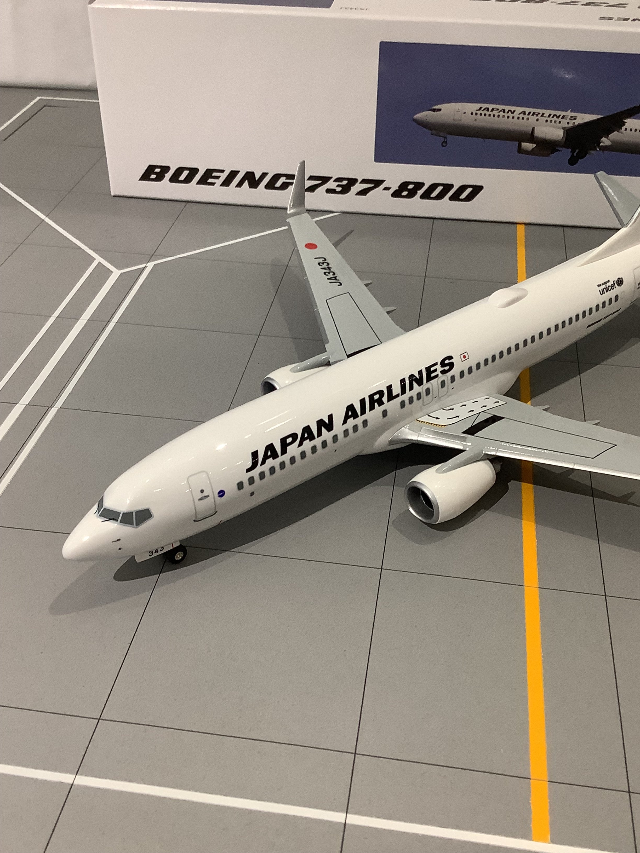 B737-800w JAL Japan Airlines JA343J 1/130 *Assembly required, plastic [BJQ2061]