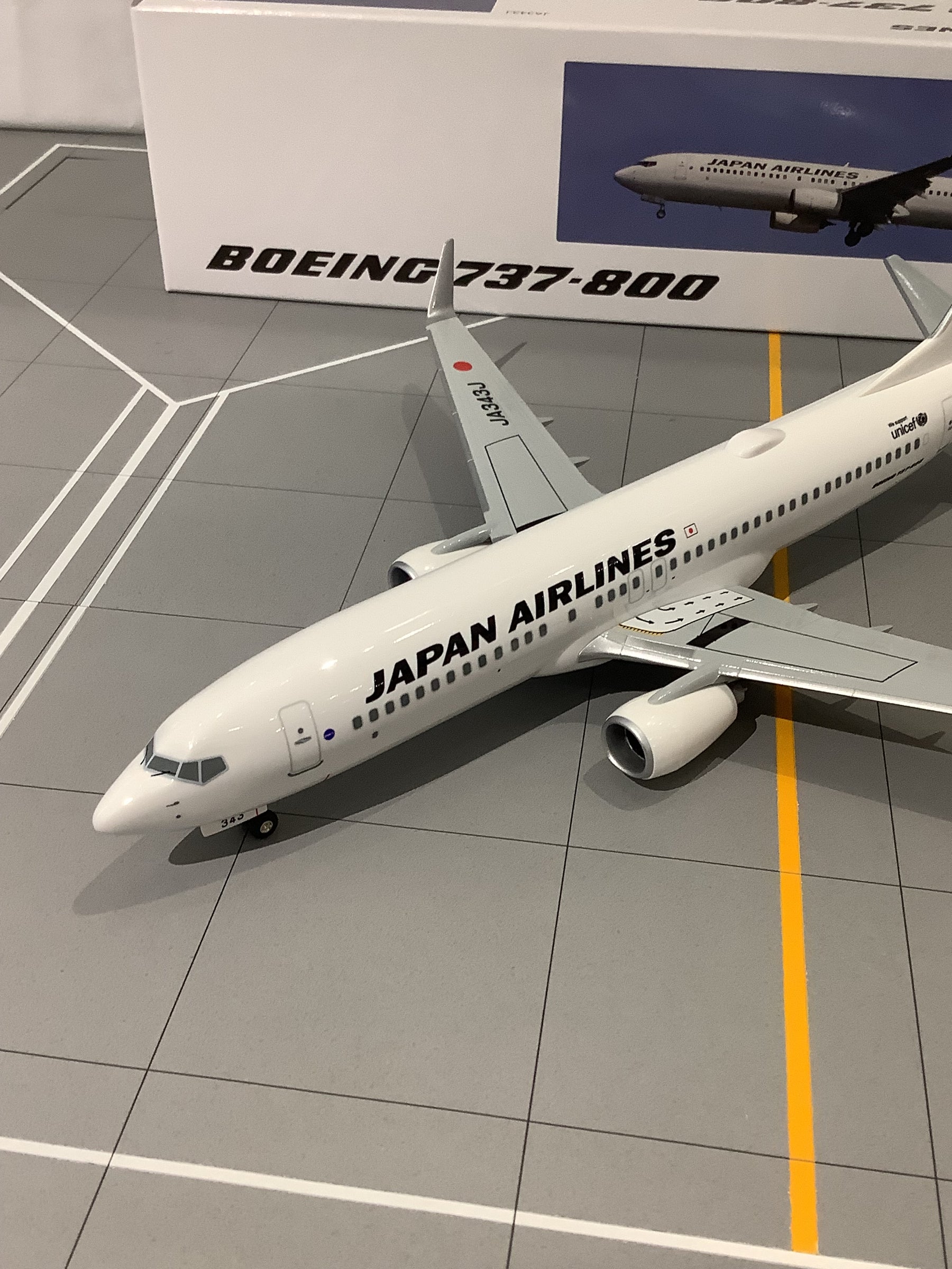 B737-800w JAL 日本航空 JA343J 1/130 ※組立式・プラ製 [BJQ2061]