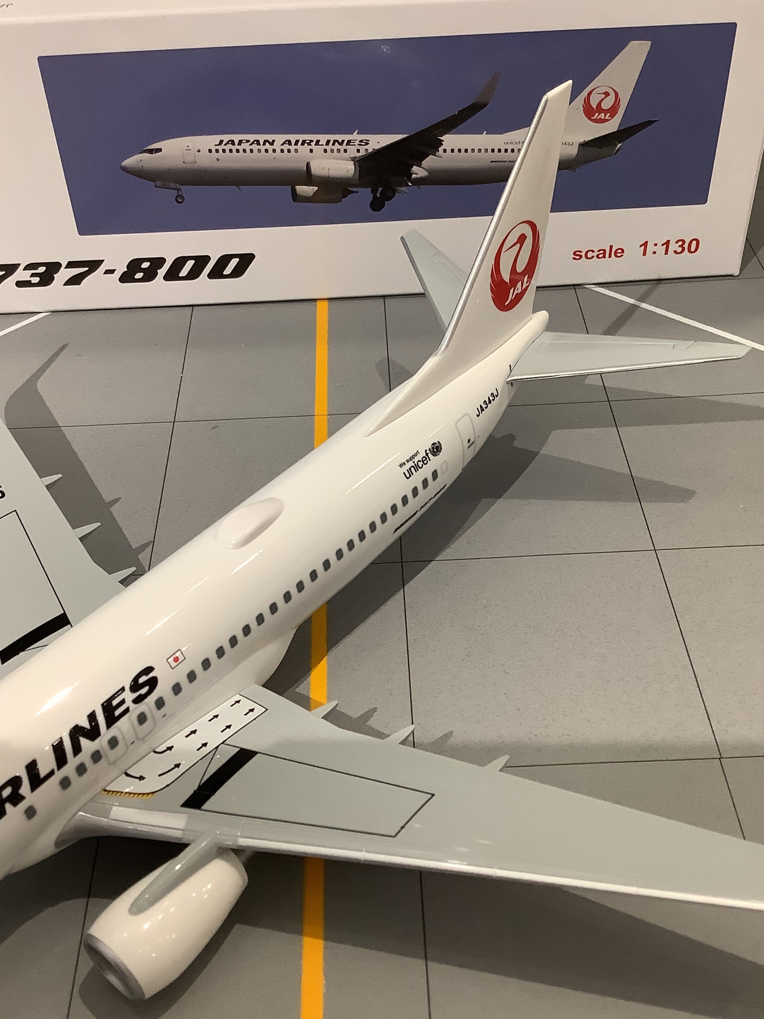 B737-800w JAL Japan Airlines JA343J 1/130 *Assembly required, plastic [BJQ2061]