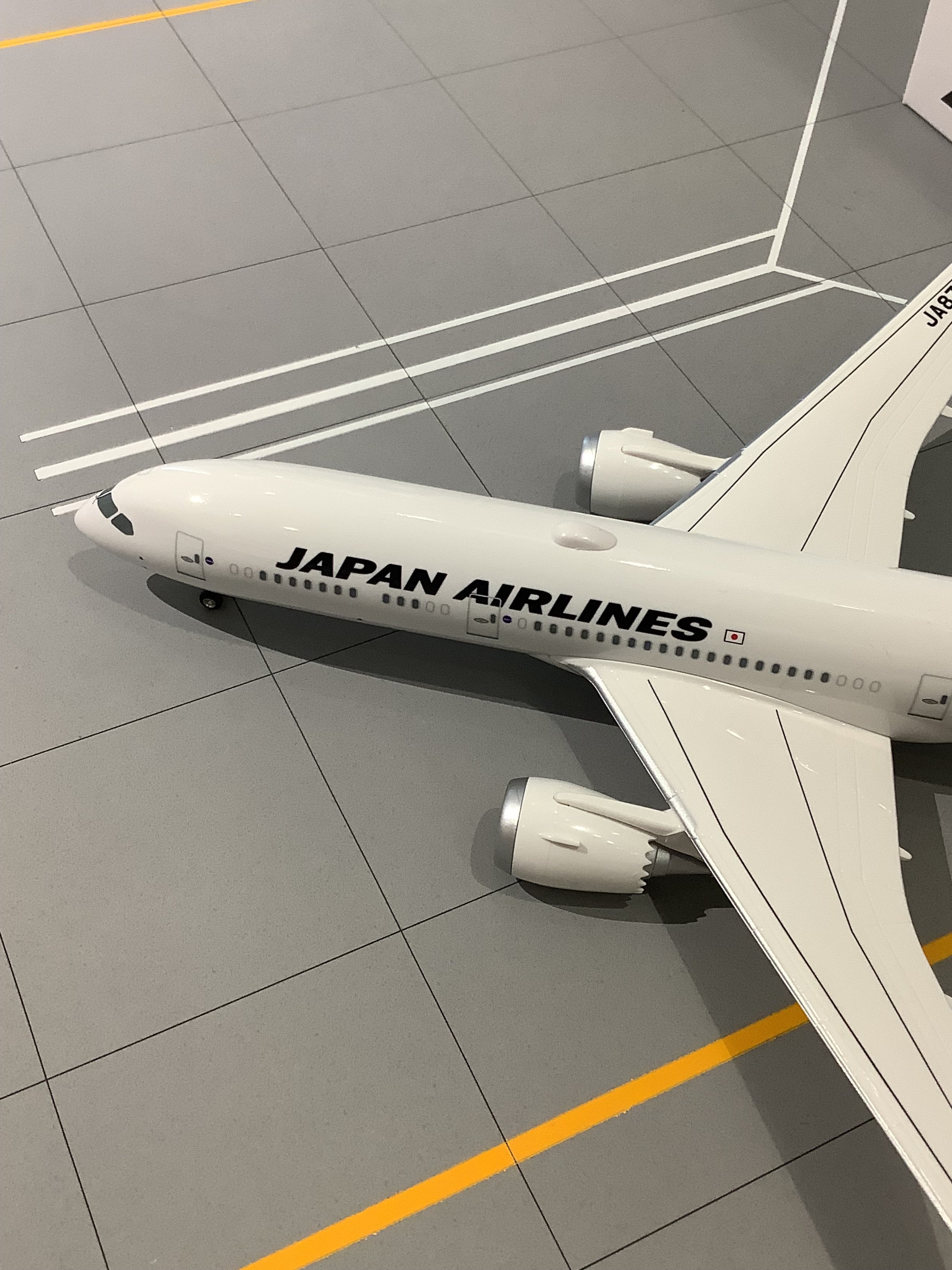 B787-9 JAL Japan Airlines JA878J 1/200 *Assembly required, plastic [BJQ2064]