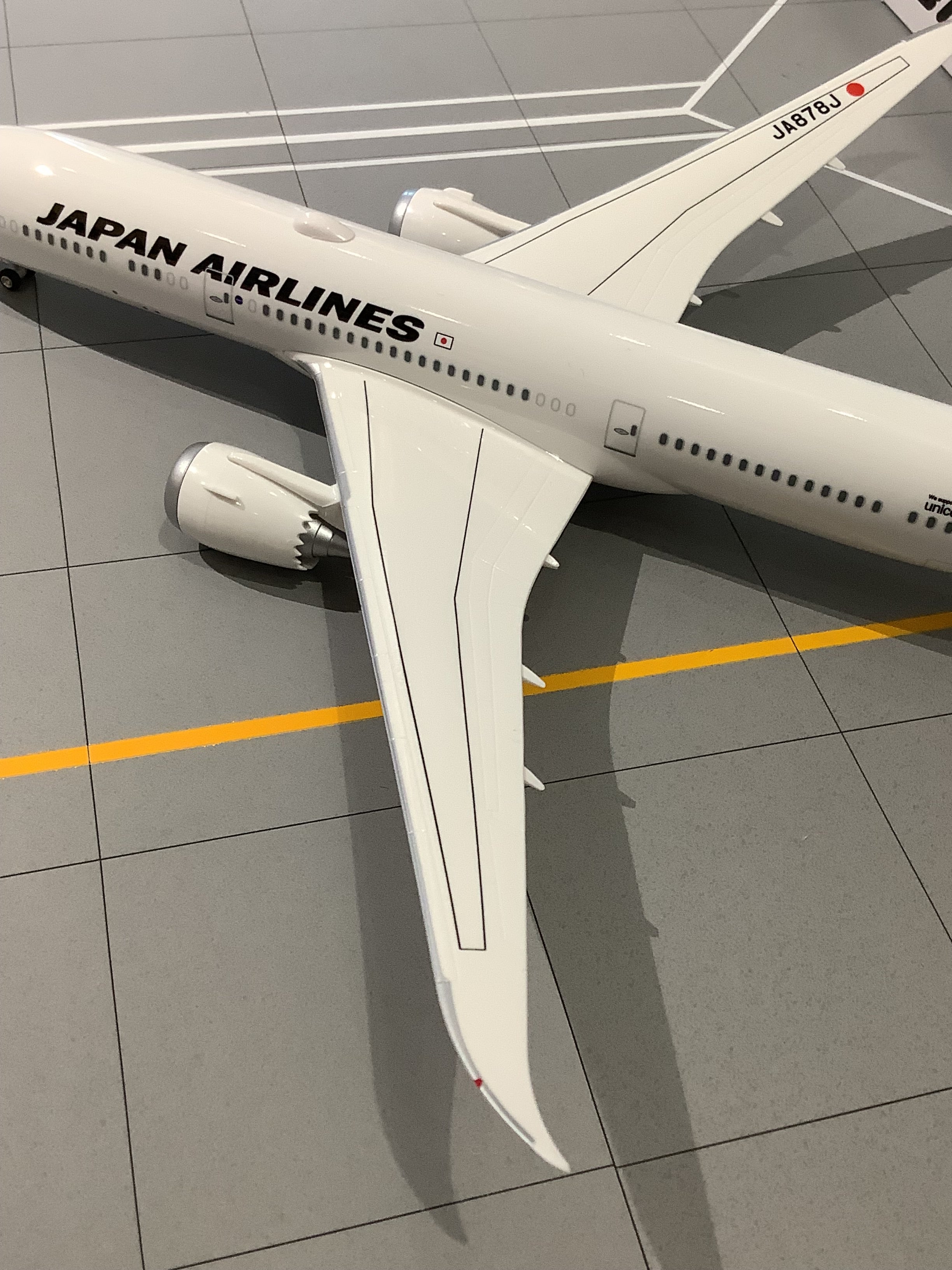 B787-9 JAL Japan Airlines JA878J 1/200 *Assembly required, plastic [BJQ2064]