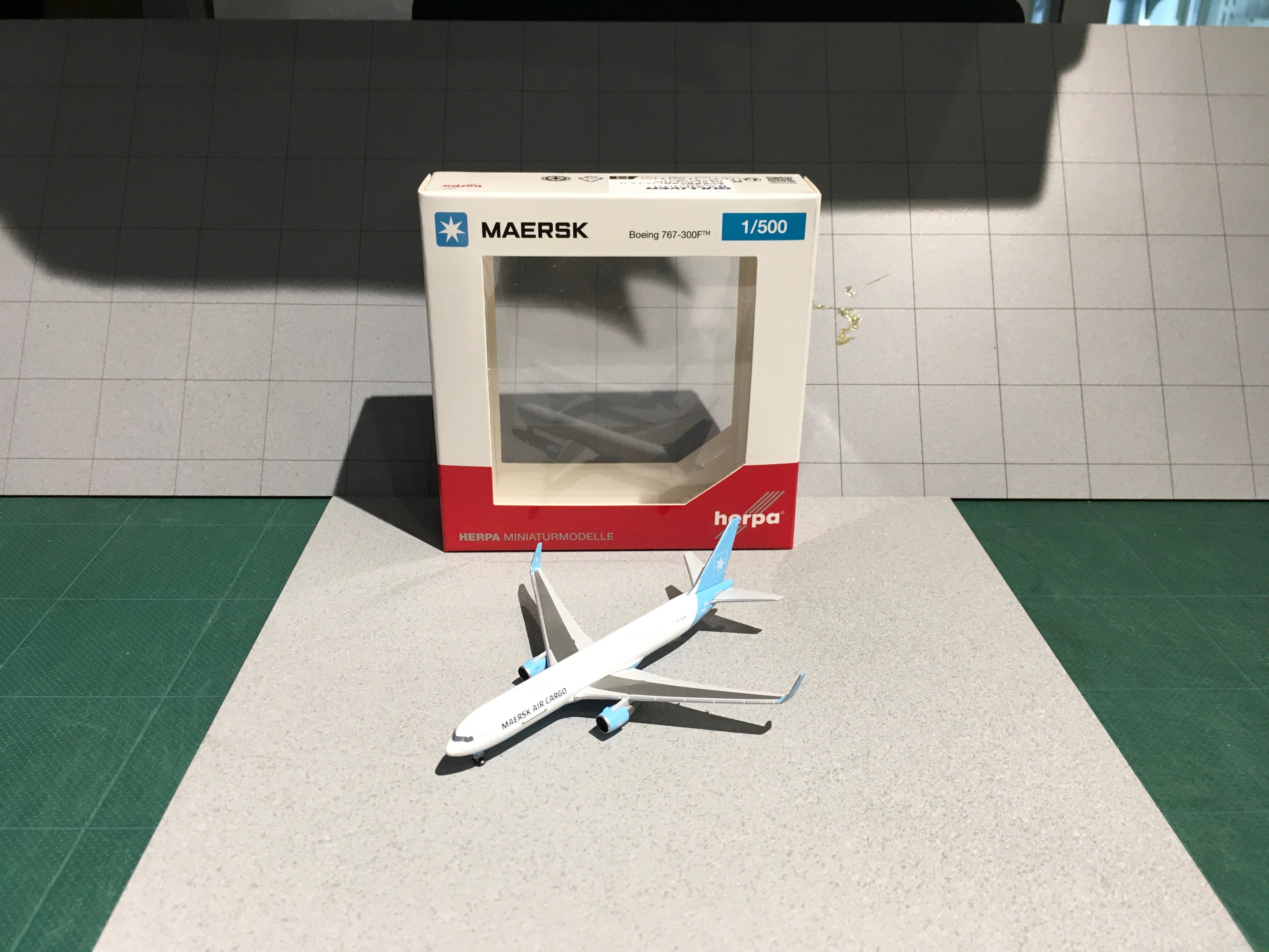 UPS Boeing B767 Diecast Model Airliners ezToys - Diecast